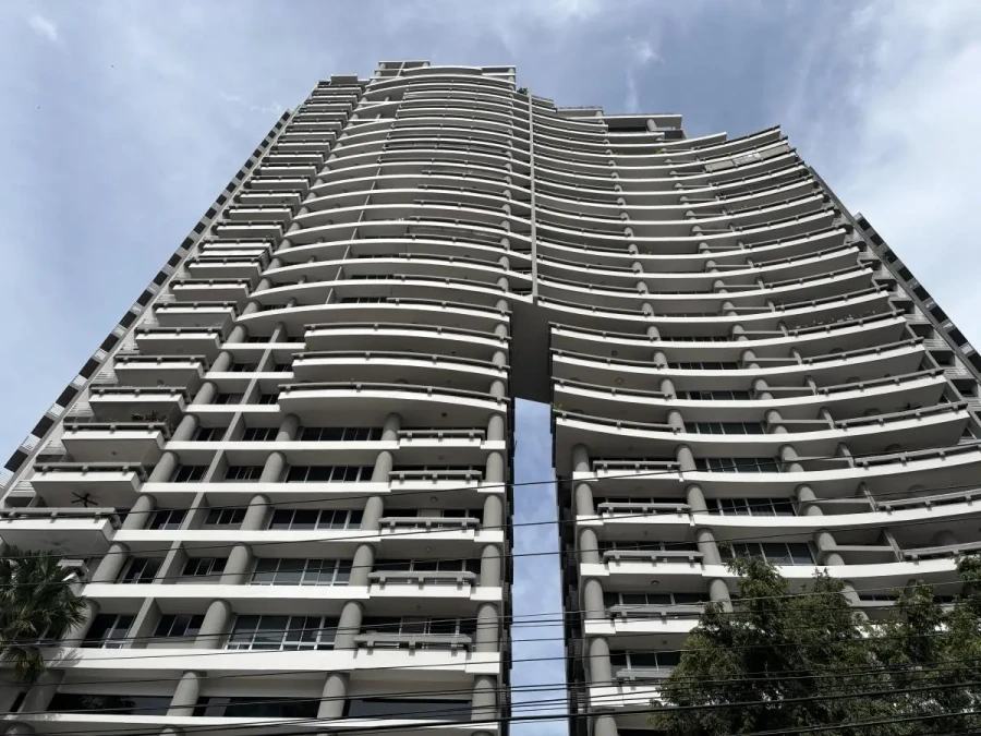 Calle Eric Del Valle Con Calle Alberto Navarro #27 A