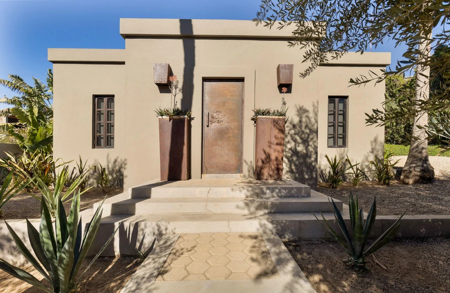 Casa Zaragoza, Pacific