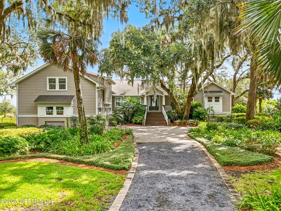 Luxury Beachfront/Intracoastal Homes for Sale Fernandina Beach Florida - Timeless Oak Tree Surrounding