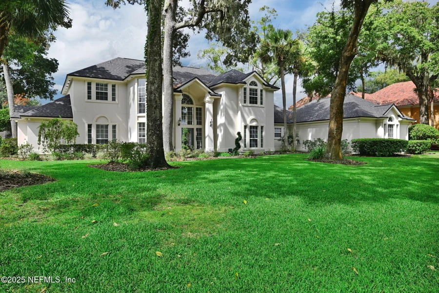 704 Shipwatch Drive E, Jacksonville, Fl 32225