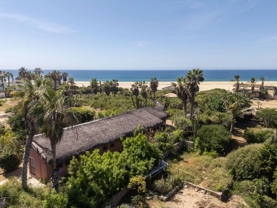 Surfing Villa, Pacific