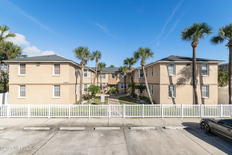 319 1st Avenue N, 2-e, Jacksonville Beach, Fl 32250