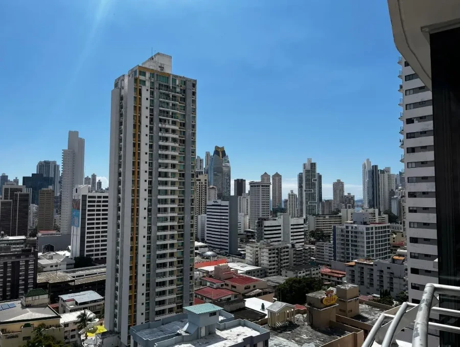 Calle Eric Del Valle Con Calle Alberto Navarro #15a