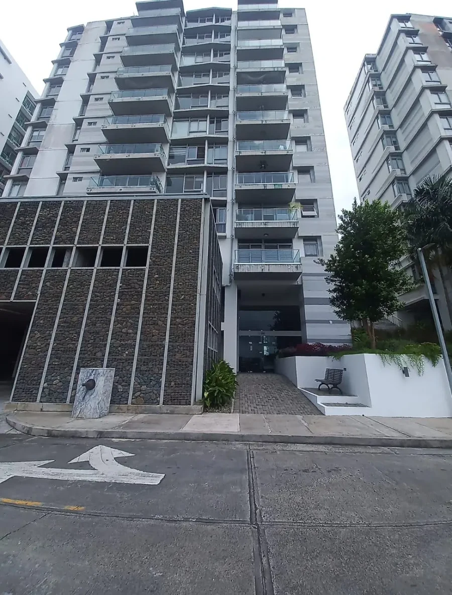 Altos De Panamá #4 H