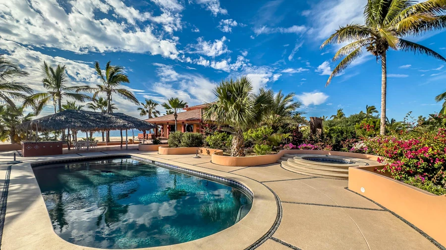 Beachfront, Pacific Beachfront Home, Pacific