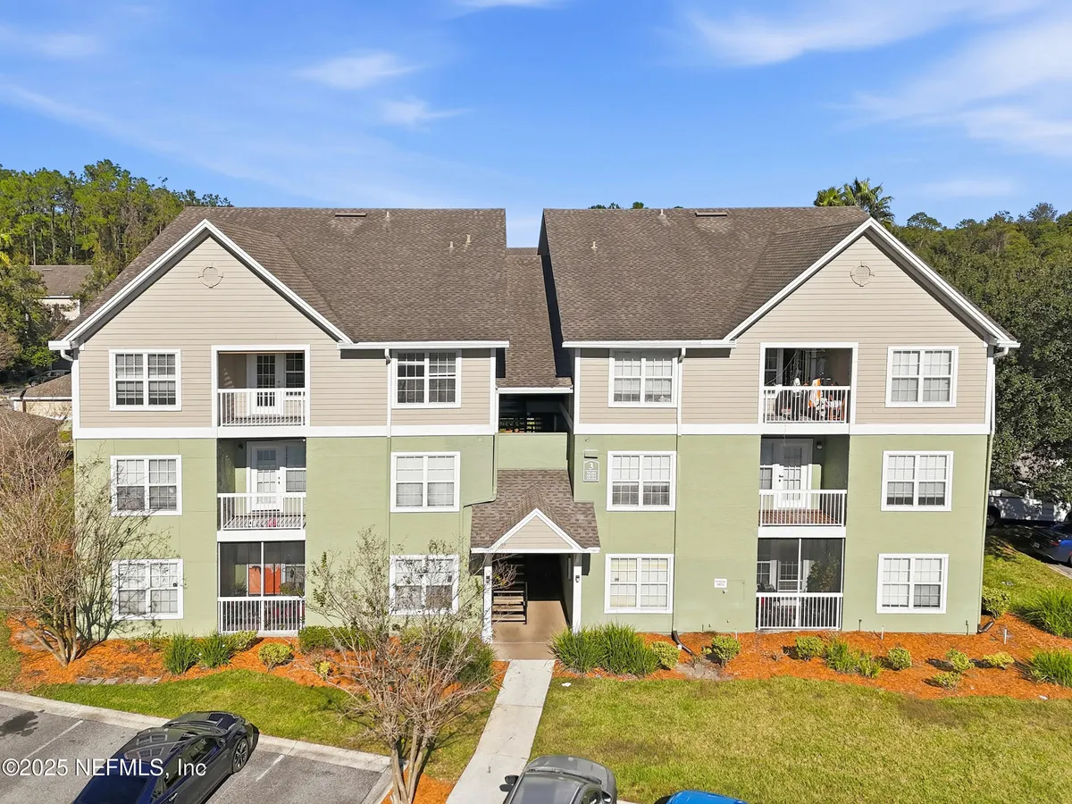 Affordable 3-Bedroom Condos Jacksonville For Sale with Community Pools