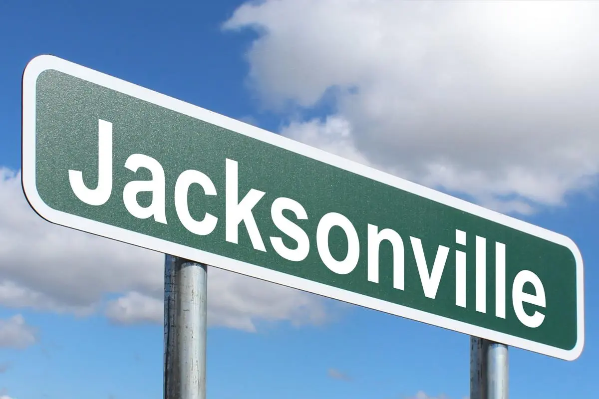 Exclusive 2 Bed Rental Home in Jacksonville with Pool